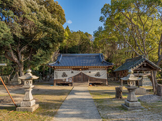 Fototapeta na wymiar 岩子島厳島神社-拝殿