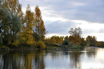 Fleuve en automne