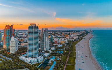 Fototapeta na wymiar Sunset over Miami Beach