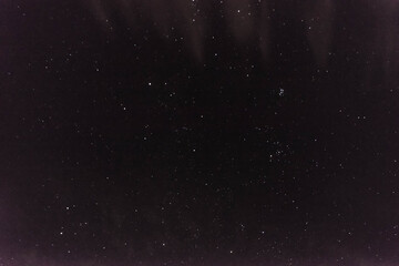 Nocne, pełne gwiazd niebo.