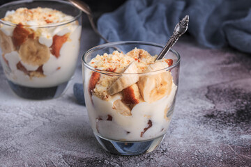Classic and easy Banana Pudding. Homemade Banana Pudding Parfaits. 