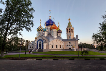 Fototapeta na wymiar Church of St. Igor of Chernigov (Novo-Peredelkino)