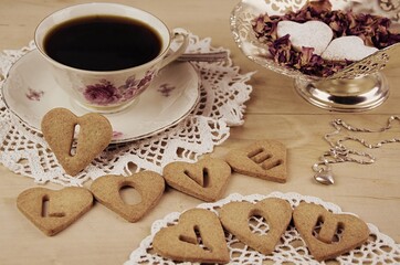 I love you - cookie note, heart shape cookies with love  confession, gift, coffee cup, Valentines image vintage style, wyznanie miłości przy kawie