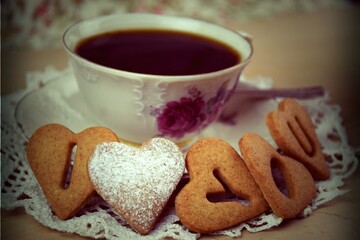 I love you - cookie note, heart shape cookies with love  confession, coffee cup, Valentines image vintage style, wyznanie miłości przy kawie