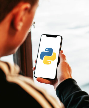 python 5 on glossy realistic texture