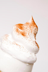 Milchschaum oder Schlagsahne