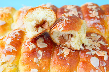 Hefe- Apfel- Röllchen