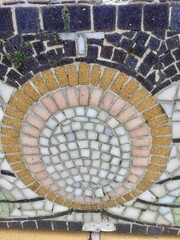 Jardinière en mosaïques