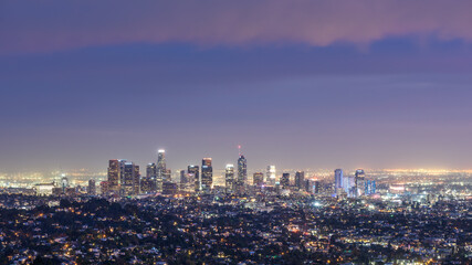 Fototapeta na wymiar Downtown Los Angeles skyline at smoggy night