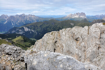 Górski krajobraz w okolicy Piz Boe, Dolomity, Włochy - obrazy, fototapety, plakaty