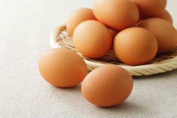 赤玉の生卵　Eggs