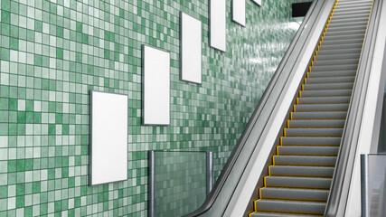Obraz premium 3D blank mockup poster advertising arrange on wall near escalator