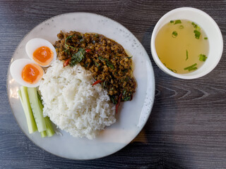 Thaifood basil chicken with boiled egg