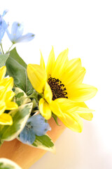 ヒマワリのフラワーアレンジメント