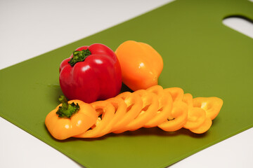 スライスされた黄色のパプリカ