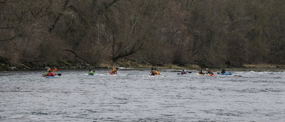 Kanuten auf dem Lech