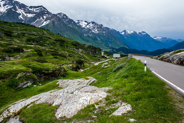 Fototapeta na wymiar Landschaft am San Bernardino-Pass, Graubünden, Schweiz