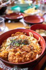 カツ丼　日本の丼もの
