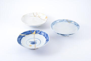 Kintsugi pottery, set of 3 japanese plates , real gold wabi sabi Kintsukuroi, Japanese artisan...