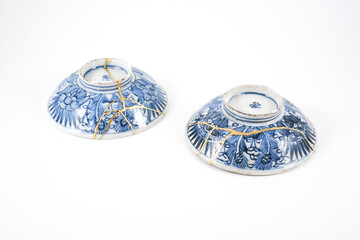 Antique kintsugi Japanese plates set, Gold cracks Kintsugi, Kintsukuroi Japanese technique.