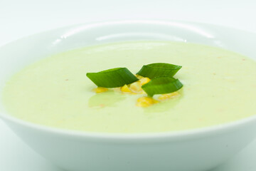 Low Carb Creamy cauliflower soup with coconut milk and corn