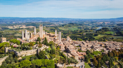 Fototapeta na wymiar aerial view of the ancient etruscan village of San Gimignano in the Tuscany region of Italy.