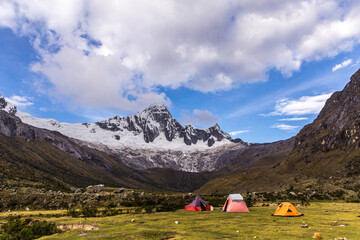 Campamento al pie del Artensonraju, Andes (Perú), Quebrada de Santa Cruz 10