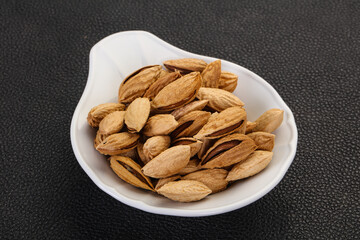 Unpeeled Almonds nuts