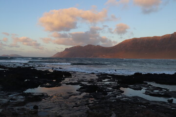 Fototapeta premium Caleta de Famara Lanzarote Îles Canaries Espagne 