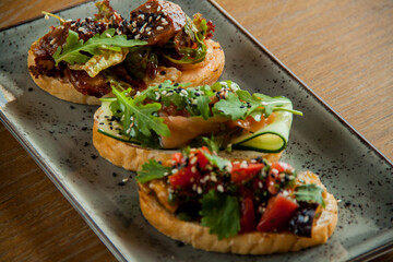 grilled chicken with vegetables
sandwich with ham and vegetables