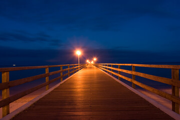 Seebrücke Grömitz Ostsee in der Nacht