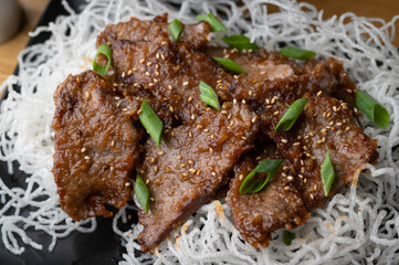 mongolian beef on fried glass noodle