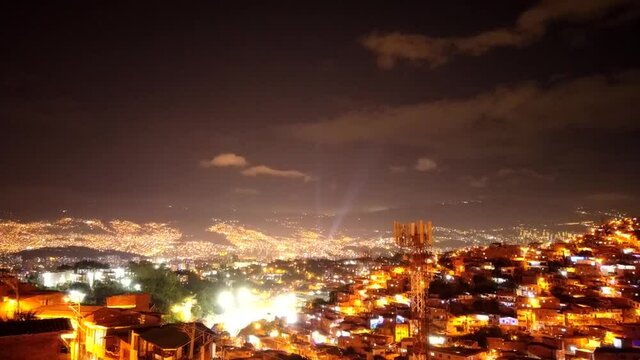 Timelapse anochecer Medellín Colombia