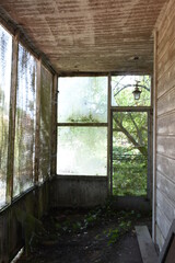 Fototapeta na wymiar Abandoned house 2
