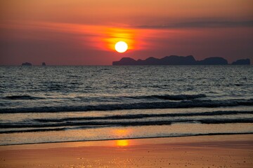 PRECIOSO ATARDECER