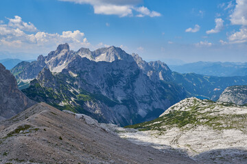 Fototapeta na wymiar Dachstein mountains with Glasier in Austrian Alps. 