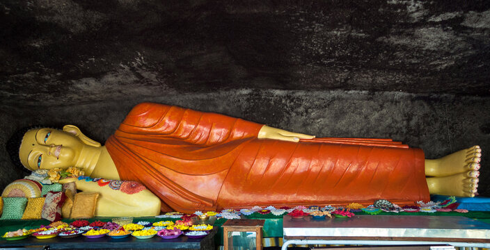 Unawatuna, Sri lanka, reclining Buddha