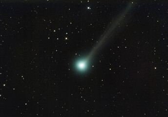 Fototapeta na wymiar Comet C/2020 F8