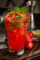 Drink de morango com manjericão