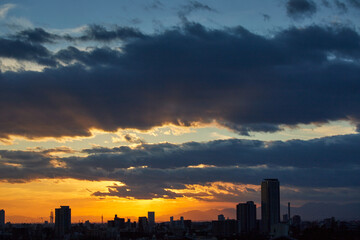 名古屋市上空の綺麗な夕焼けの風景