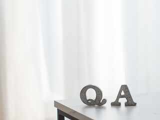 Q&A、ビジネスや仕事の質問や回答のイメージ。