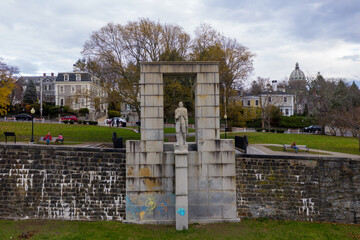 Fototapeta na wymiar Roger Williams Statue - Rhode Island