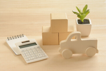 木製のトラック　電卓
