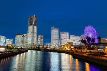 横浜みなとみらい　クリスマスイブの全館点灯イベント