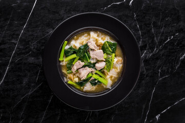 Noodles with Pork in Gravy Sauce