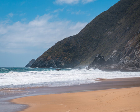 Playa Quintay ubicada en la Quinta Regi&oacute;n de Valpara&iacute;so, Chile en un d&iacute;a soleado de verano