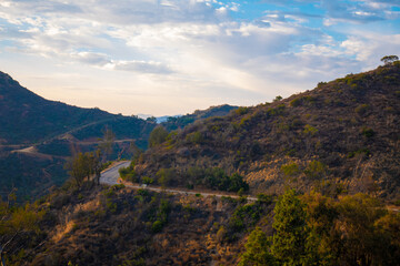 Fototapeta na wymiar View of road in the hills of Hollywood