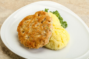 Chicken cutlet with mashed potato