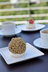 モンブランケーキといちごのショートケーキとコーヒー