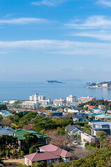 Fototapeta na wymiar 海と江ノ島　神奈川県逗子市披露山公園からの眺め